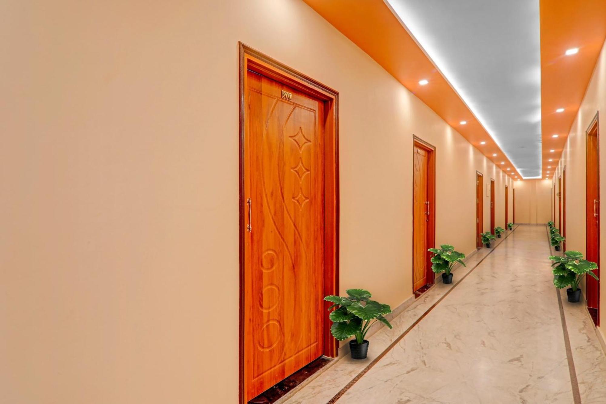 Hotel O Chauhan Palace Lucknow Exterior photo
